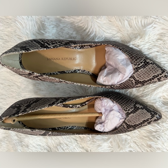 Banana Republic Madison-Nove Pumps - NWT - Picture 10 of 16